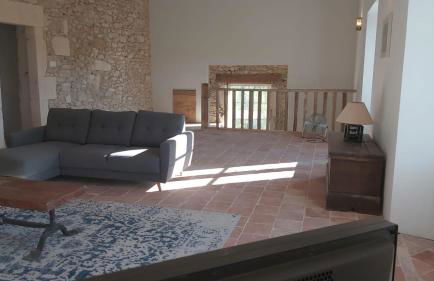 Beautiful Farmhouse with large swimming pool within walking distance of a charming, lively village - Foto 8