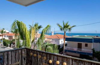 Apartamento segunda línea piscina frente al mar - Foto 40