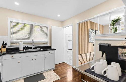 New! Cozy Mid Century Modern Oasis 3bd Home - Foto 11