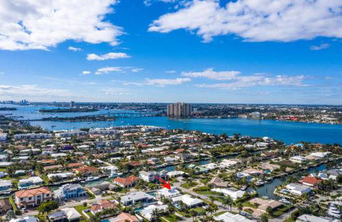 Beach Lux - Heated Pool with Infinity Spa, Cabana, BBQ, Golden Tee - Walk to Beach - by Maven Vacation Rentals - Foto 34