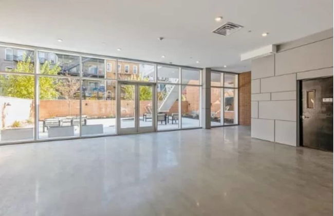 NEW Fab 4 BR - Outdoor Deck - gym - Mins to NYC - Foto 26