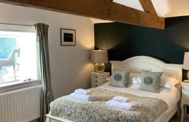 The Brosterfield Suite - Brosterfield Farm - Photo 13