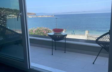 Seafront Apartment - Photo 17