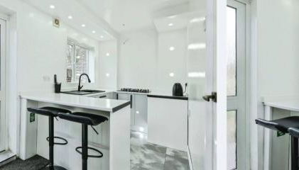 2 Bed Terrace House with modern touch - Foto 2