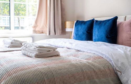 Spacious 6BR Villa in 32 Le More Birmingham with 7 Beds and Free Onsite Parking - Foto 35