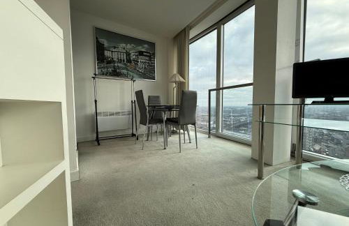 STUNNING!!! City-Center!! Retreat with Modern Amenities - Foto 29