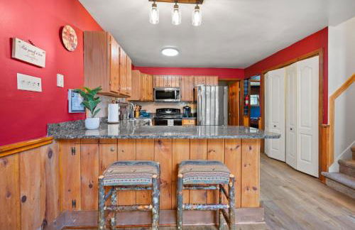 Relaxing Pocono Stay Near Lake with Hot Tub & BBQ - Foto 20