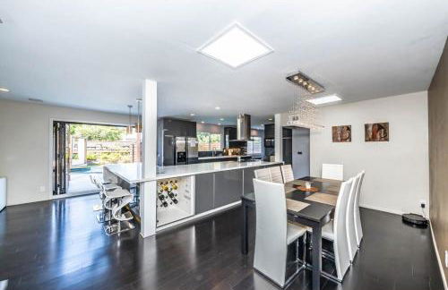 Luxury 3BR with Cabana Oasis Pool & Style - Foto 22