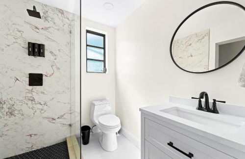 Recently Remodeled Mins from beach+Putting Green - Photo 45