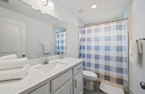 New! Few minutes to Downtown, 10 to the Beach! - Photo 7