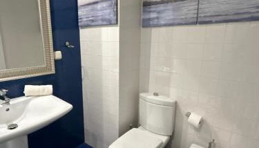 Lux Apt in Priv Condo with Pool, near Beach, Parking & Easy Access to Lisbon - Photo 5, towels