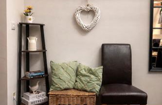 One bedroom converted barn - entire property - Foto 10