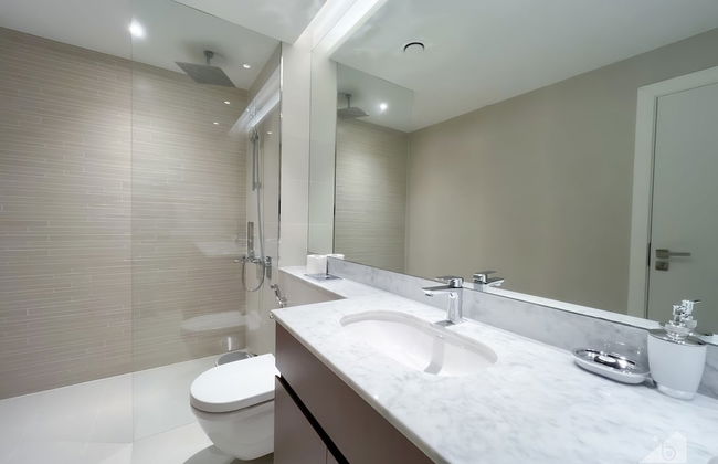 Stunning Beach View Apt. with Balcony Jumeirah La Mer - Photo 31