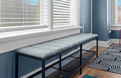 Cozy & Creative Top Unit in Lou's Arts District - Foto 47