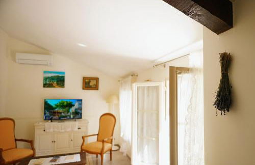 LaPetite Maison Abigail, Peaceful home in Avignon - Photo 24