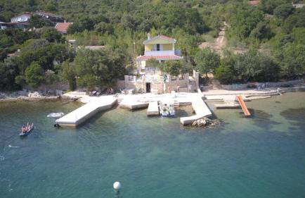 Beachfront Apartment Live - Photo 1