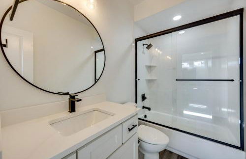 Group Getaway in Monument! High-End Home with Views - Foto 25