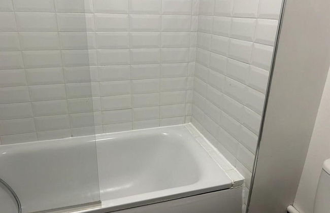 Essex 2 Bed Flat Near Station With Free Parking - Foto 26