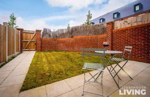 NEW Spacious Modern Townhouse Sleeps 12 Free Parking - Foto 57