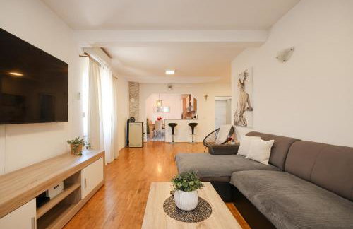 Apartment Ante with Jacuzzi & Seaview - Foto 33