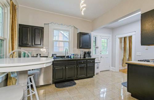 Massive 6 bedroom home with a Pool - Foto 38