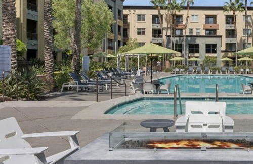 Lux Oasis in Woodland Hills - Foto 37