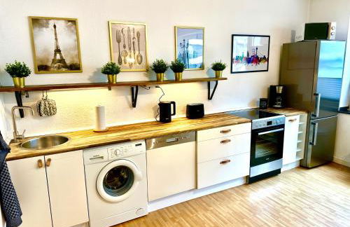 Pempelfort, zentral, Balkon, zu Fuß zur Kö & Stadt, Netflix - Foto 6