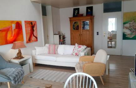 3-Zi Atelierdachwohnung mit Bergblick Seenähe und 2 Loggia - Foto 1