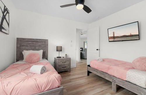 #370-Stunning 4 bed villa with south facing pool and spa with no rear neighbors - Foto 52