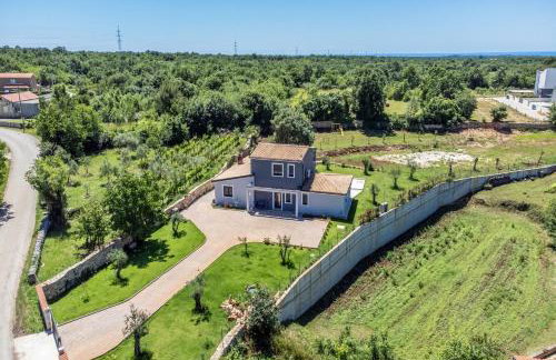 Villa Vala with a large yard near Pula - by Istrabook - Foto 21