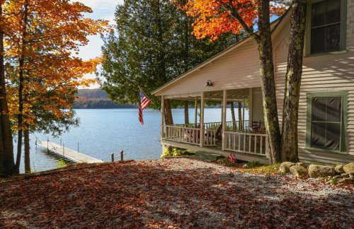Charming 1-bedroom Waterfront Cottage in Morgan VT - Foto 6