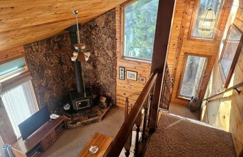 Peaceful Mountain Cabin with Private Lake and Game Room Near Long Barn, California - Foto 12