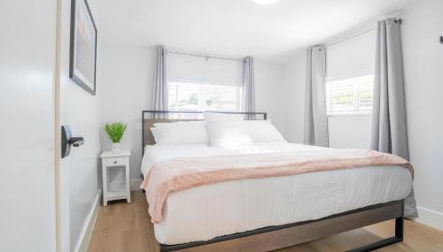 5BR HotTubPoolTableMiniGolf 7 min to Wynwood - Foto 4