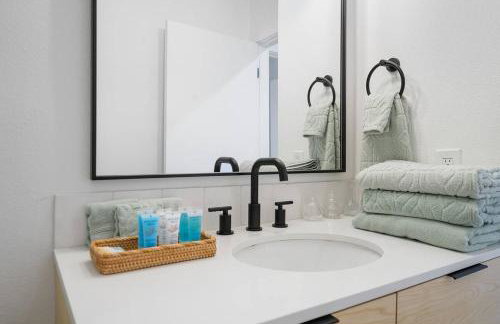 Stylish Austin Escape 4BR, 2BA, Minutes from Domain, Q2 Stadium - Foto 39