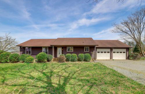 River Access and Gorgeous Views Pisgah Forest Home! - Foto 25