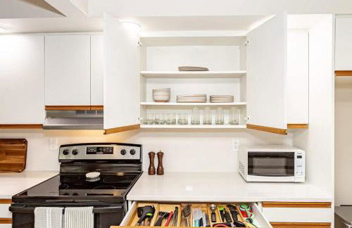 615 Ash Avenue - Modern Retreat w Hot Tub - Foto 11