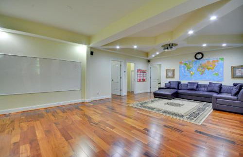 High Point Vacation Rental with Private Deck! - Photo 30