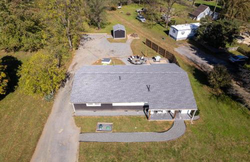 Carters Cottage Hot Tub, Fire Pit, Cozy Views - Foto 54