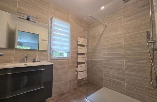 Appartement neuf 62 m², 5 couchages, à 250 m de la plage - balcon, jardin privé, et parking inclus - FR-1-364-111 - Foto 14