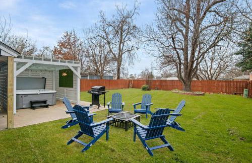 OU Hideaway Relaxing Hot Tub Pool Table - Foto 80