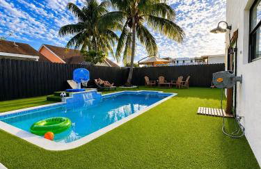 Casa Madrisqui Heated Pool Oasis 12 Guests Midway Keys & Miami - Photo 1