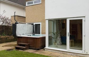Luxury Villa with Beach Hut and Hot Tub - Photo 36