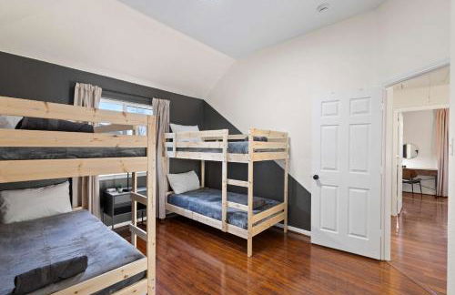 5BD Getaway w Pool Patio Firepit Mins to DT - Photo 31