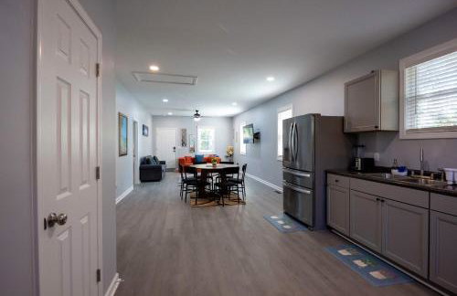 4 Min to Downtown - 11 to Elon - Washer and Dryer - Foto 13