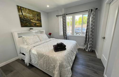Adorable 2BR-2BA House with EV & Free Parking and Family Friendly in Los Angeles - Photo 31