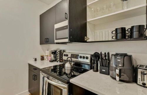 3 Min to DT - 2 Car Garage - Lux Townhome - King Bed - Foto 7