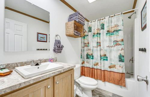 Less Than 1 Mi to Beach Peaceful Brant Lake Home! - Foto 19