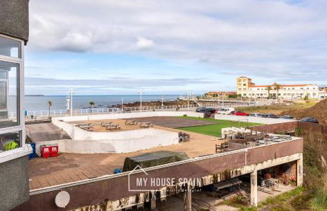 MyHouseSpain - Primera línea de playa con parking - Foto 21