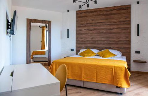 Amazing Home In Bartici With Wifi - Photo 26