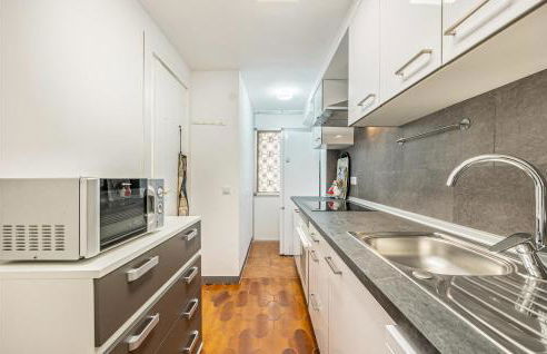 Stunning Apartment In El Campello - Photo 6